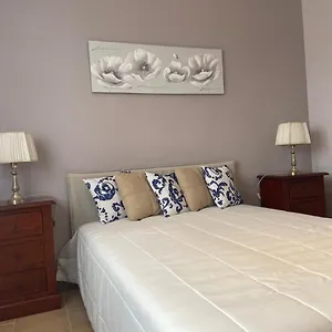 La Casa Di Flora Aeroporto Di Holiday home