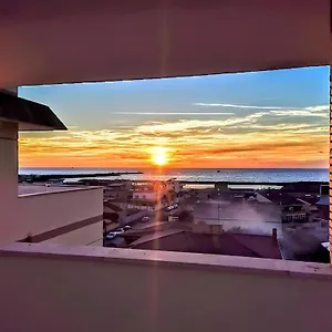 Vuel Sea View House -10 Minutes From The Airport Apartment